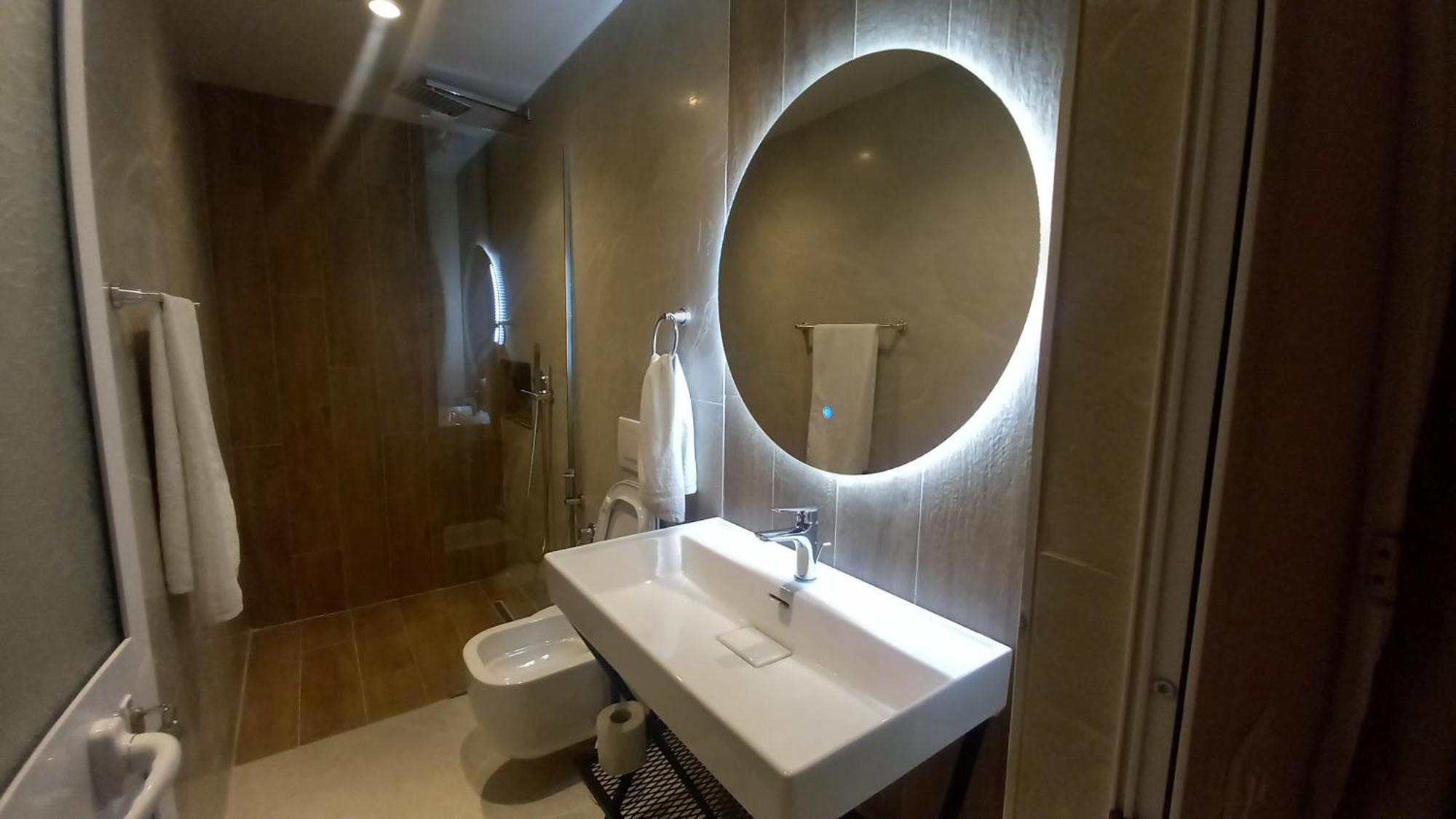 Hotel Aglon Vlore Exterior photo